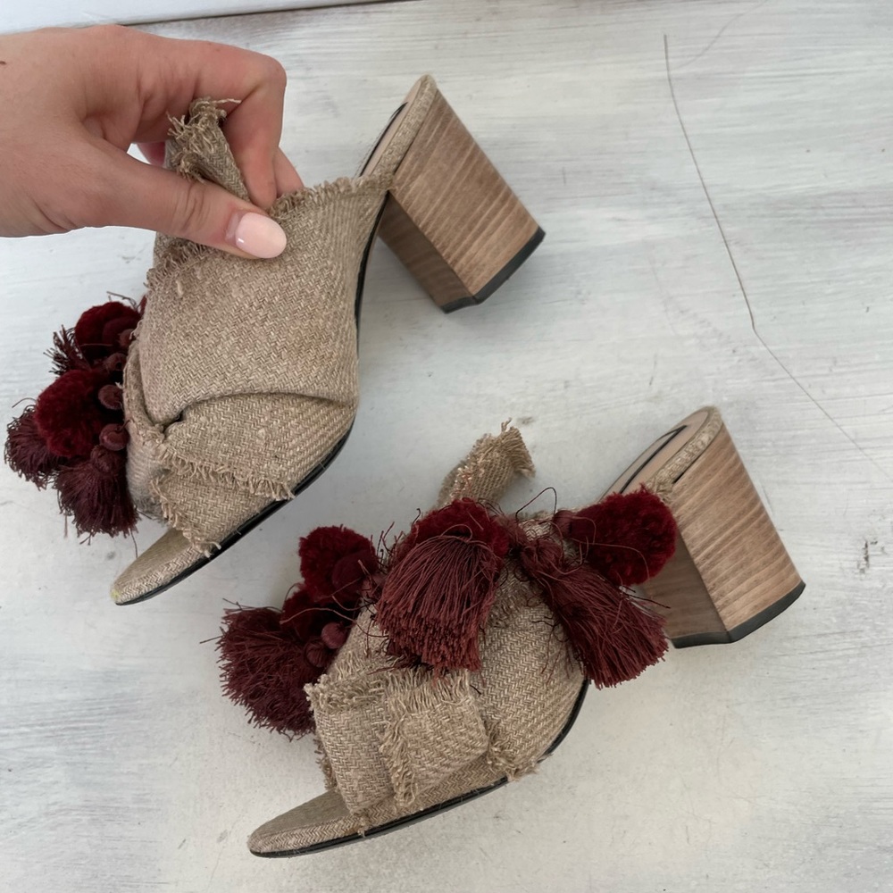 No. 21 Beige Canvas Pom Pom Fringe Tassel Burgundy Mules Pumps Slip On - Picture 5 of 10